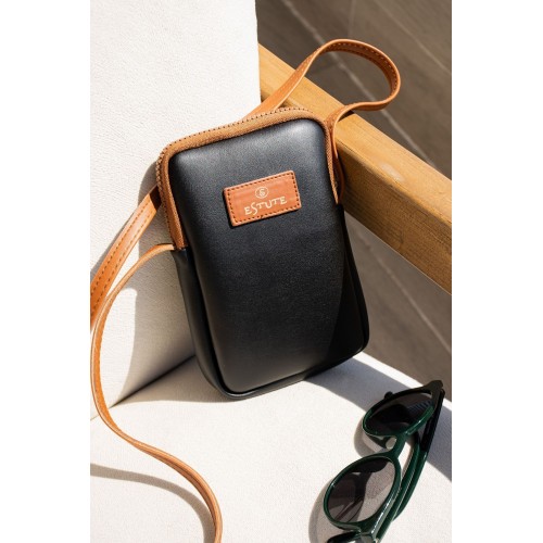 Leather Phone Holder with Adjustable Shoulder Strap, Shoulder Bag and Handbag, Stylish and Versatile, Black Color Leather Phone Holder with Adjustable Shoulder Strap, Shoulder Bag and Handbag, Stylish and Versatile, Black Color