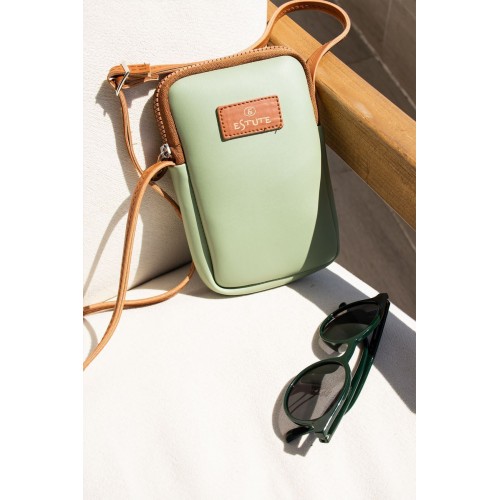 Leather Phone Holder with Adjustable Shoulder Strap, Shoulder Bag and Handbag, Stylish and Versatile, Green Color Leather Phone Holder with Adjustable Shoulder Strap, Shoulder Bag and Handbag, Stylish and Versatile, Green Color