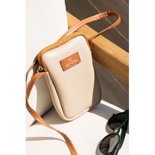 Leather Phone Holder with Adjustable Shoulder Strap, Shoulder Bag and Handbag, Stylish and Versatile, Brown Color Leather Phone Holder with Adjustable Shoulder Strap, Shoulder Bag and Handbag, Stylish and Versatile, Brown Color