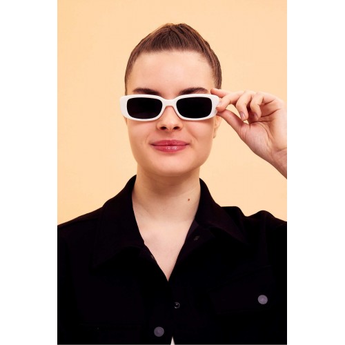 نظارات شمسية نسائية Modalucci, نظارات تركية تصميم عصري, عدسات مستقطبة, حماية كاملة من الأشعة فوق البنفسجية, إطار أبيض وعدسات سوداء نظارات شمسية نسائية Modalucci, نظارات تركية تصميم عصري, عدسات مستقطبة, حماية كاملة من الأشعة فوق البنفسجية, إطار أبيض وعدسات سوداء